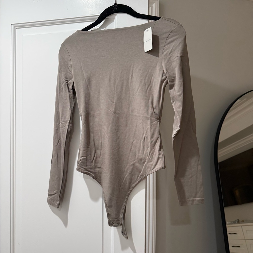 Abercrombie Long Sleeve Bodysuit in Taupe
